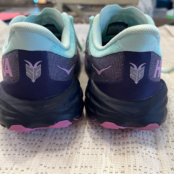 Hoka sneakers. - Picture 6 of 8